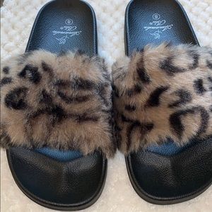 Faux fur slide sandal cheetah new